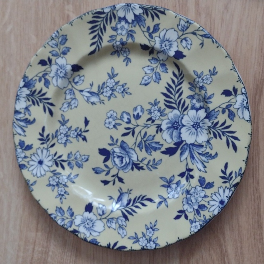 Devon Cottage 4 Salad/ Dessert Plates Yellow Floral Johnson Brothers - Picture 3 of 6